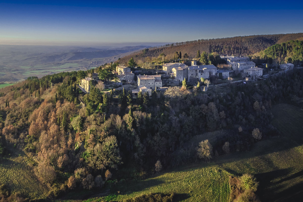 Come un borgo abbandonato è rinato grazie (anche) ad una cucina d’eccellenza