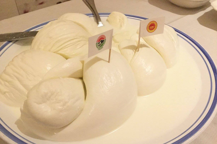 La Mozzarella di bufala a colazione?Il Consorzio rivisita il primo pasto