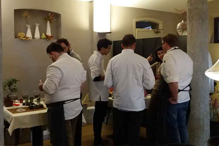 I cuochi Chic duettano con Nespresso Il caff&egrave; al centro del piatto e del bicchiere