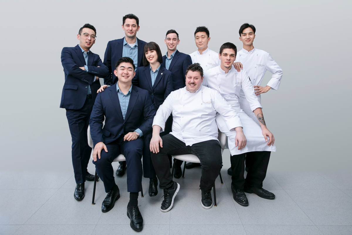 Lo staff del New wave by Da Vittorio di Shangai  New wave by Da Vittorio sbarca a Shangai col primo art museum restaurant