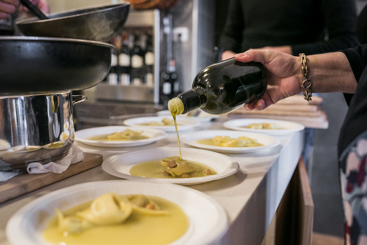 Frantoi Aperti in Umbria, insieme all'olio arte e turismo