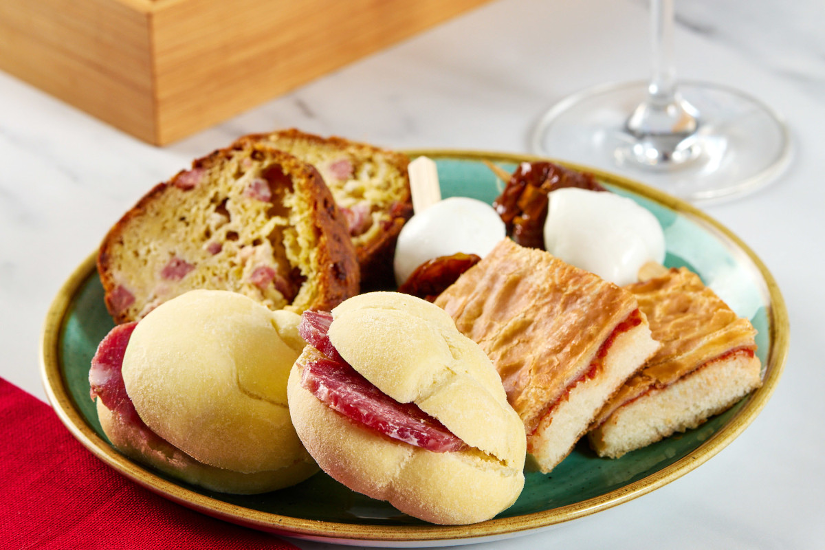 Babà salati e pandoro con friarielli: incontrare Napoli a CityLife a Milano