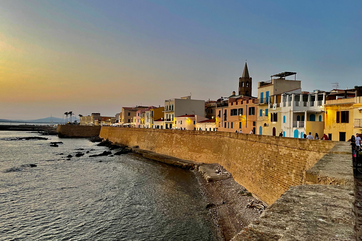 Autunno ad Alghero tra arte, cultura, buon cibo e mare