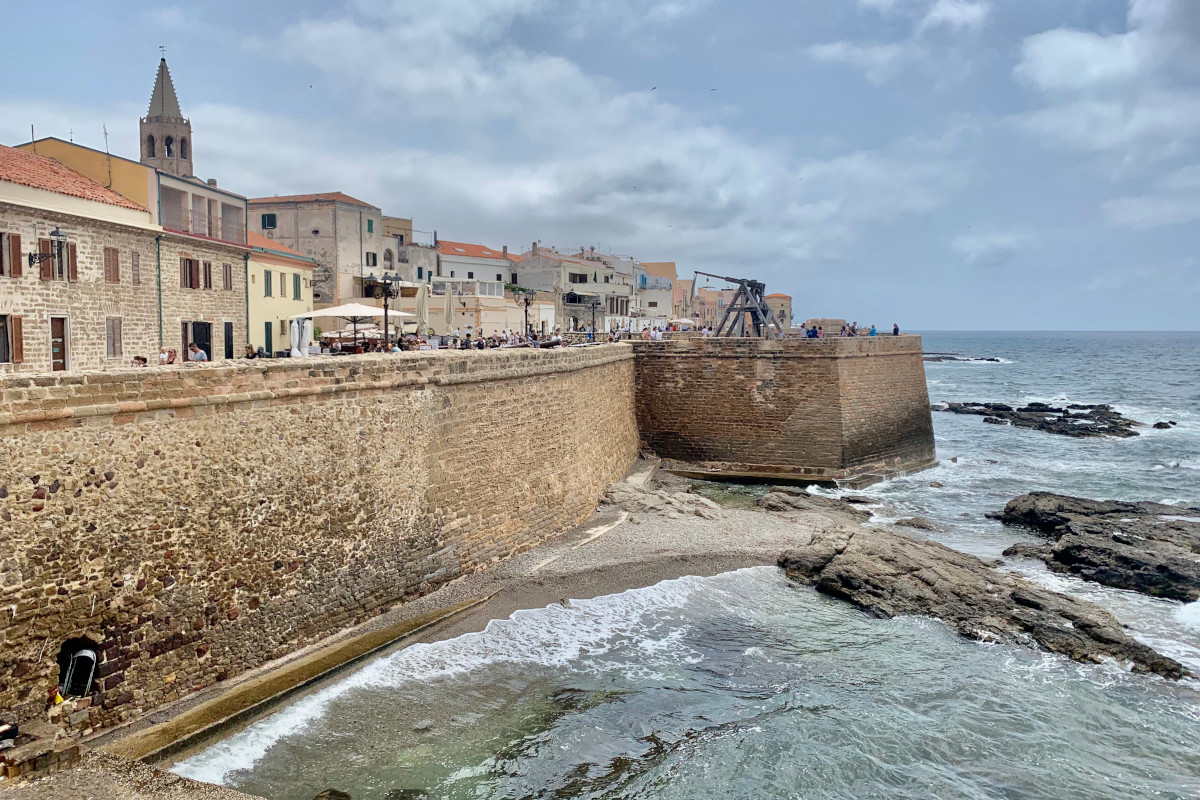 Autunno ad Alghero tra arte, cultura, buon cibo e mare