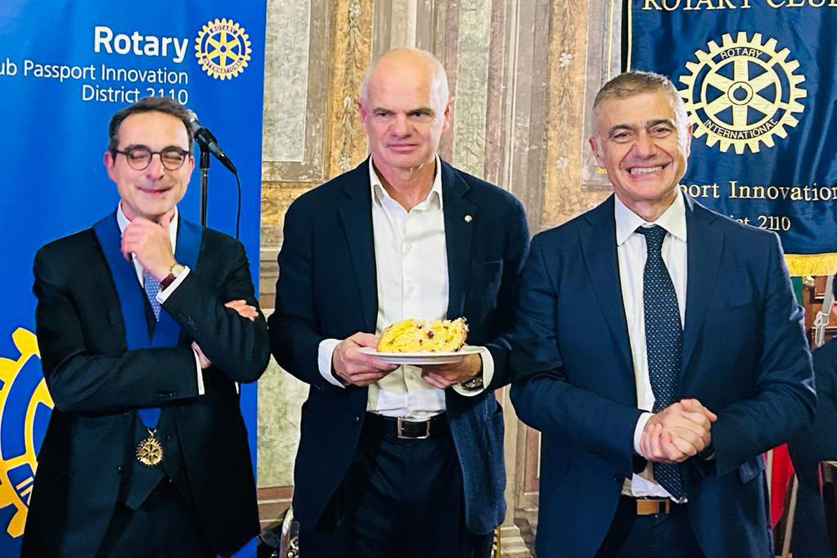 Paolo Maltese, Enrico Derflingher e Alfonso Pecoraro Scanio Univerde premierà il miglior panettone artigianale lombardo