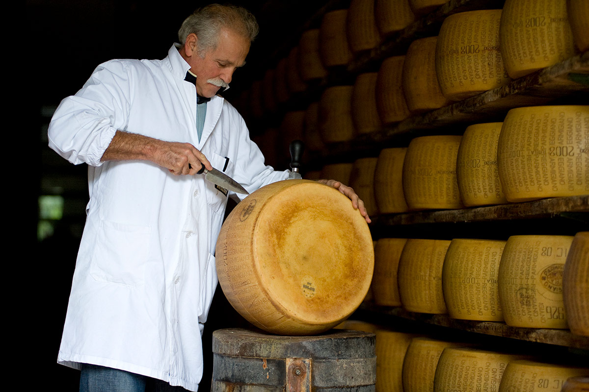 Parmigiano Reggiano, crescono i mercati internazionali:  21,1% negli Usa