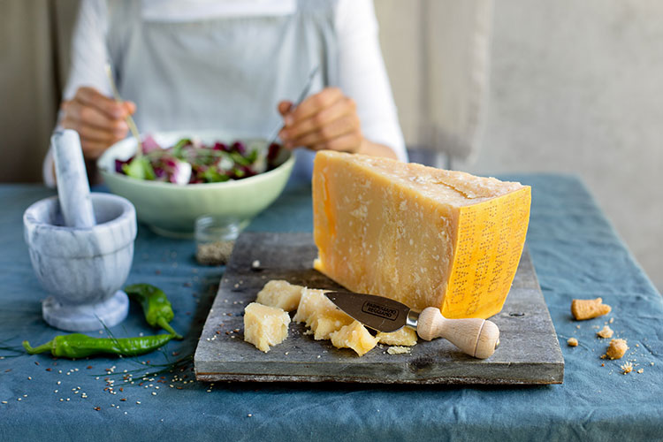 [Parmigiano Reggiano] in campo per ridare slancio alla ristorazione