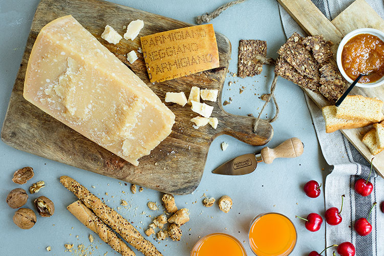 [Parmigiano Reggiano] in campo per ridare slancio alla ristorazione