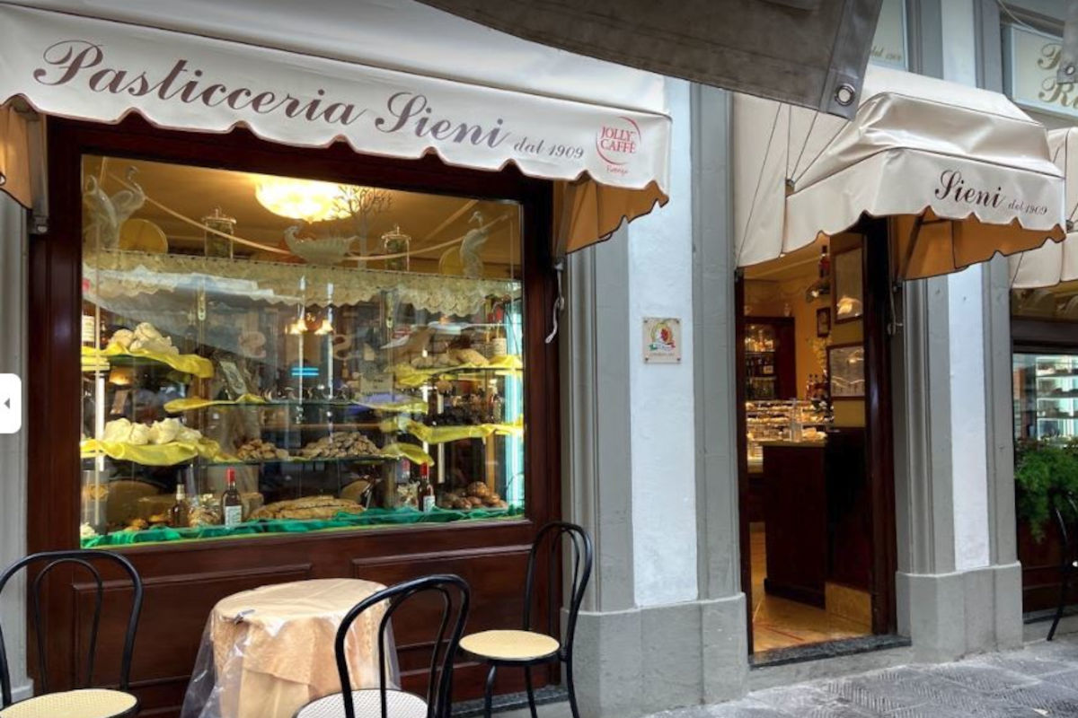 Un'immagine dell'Antica Pasticceria Sieni a Firenze tratta da Google Maps Antica Pasticceria Sieni a rischio chiusura. La titolare: “Così non possiamo andare avanti”