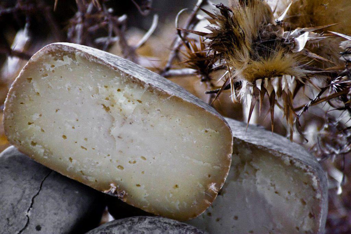 Pecorino delle Balze Volterrane Dop £$Sul tagliere dei formaggi...$£ Grana Padano Montasio e Pecorino delle Balze Volterrane