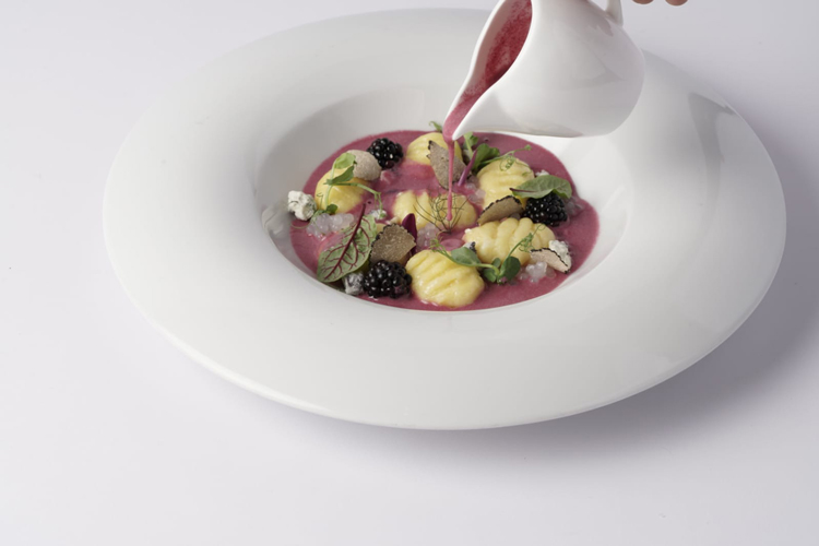 Nel menu del ristorante, grande attenzione ai prodotti locali (Peter Brunel torna a casaAd Arco il suo locale gourmet)