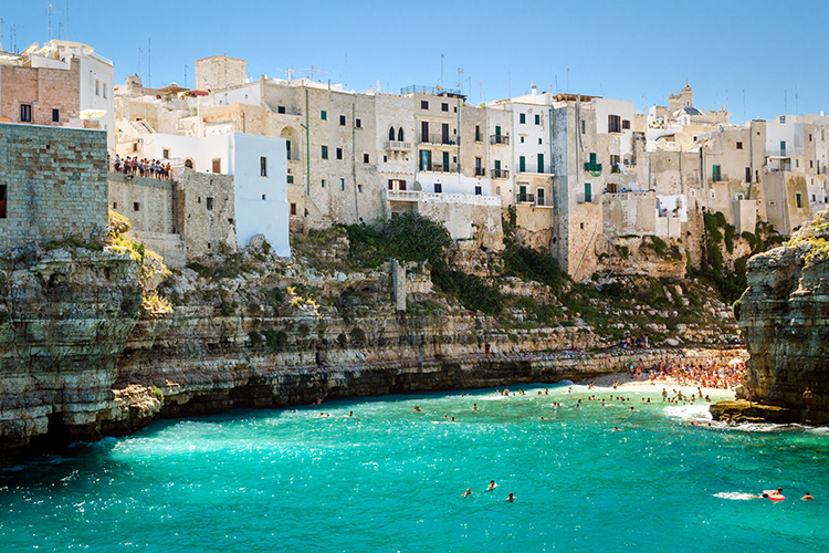 (Puglia, continua il magic moment Cresce del 15% la reputazione web)