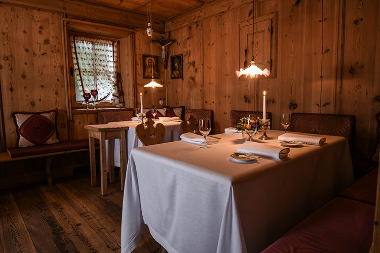 Il ristorante Suinsom  Hotel Tyrol impossibile annoiarsi: dallo sci al gusto tutte le emozioni della Val Gardena