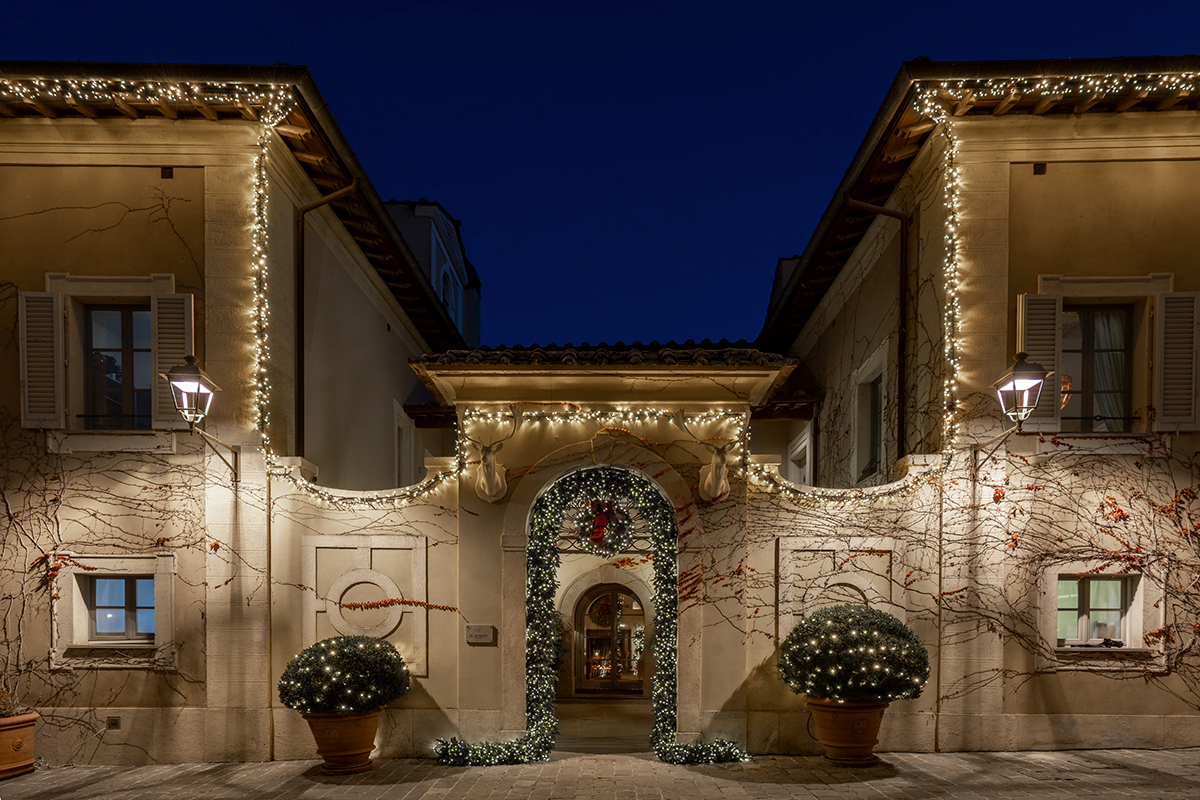 I migliori allestimenti natalizi 2025 degli hotel: Castiglion del Bosco