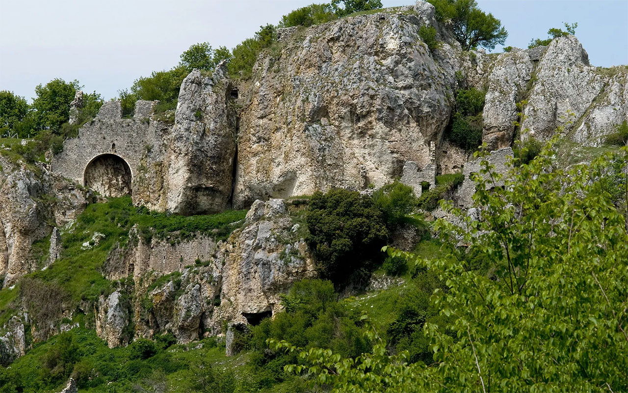 Camerata Vecchia. Foto: estateromana.com A caccia di borghi fantasma nei dintorni di Roma