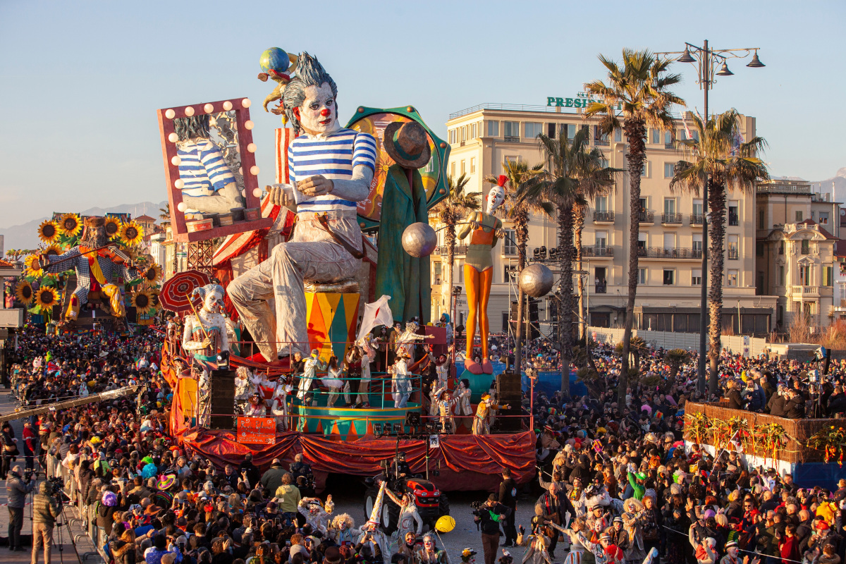 10 dolci per Carnevale: un viaggio goloso alla scoperta dei sapori regionali 