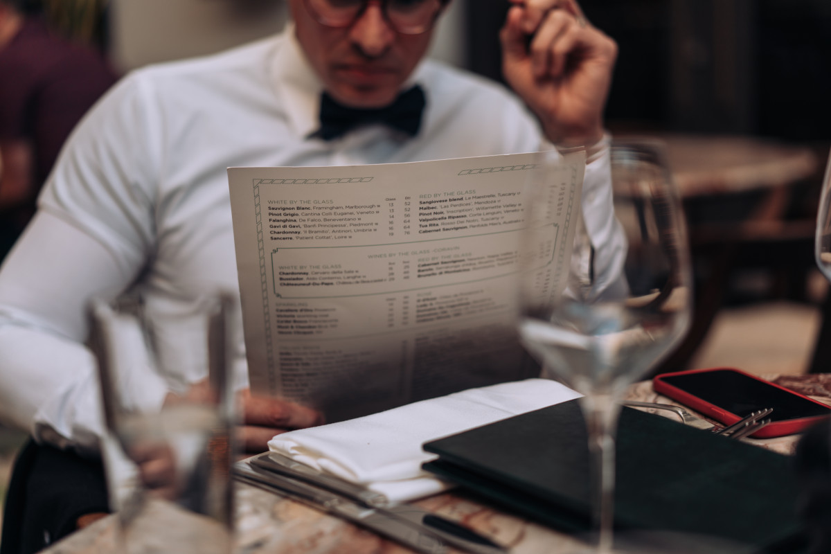 Basta carte dei vini enciclopediche: oggi vince chi sa scegliere