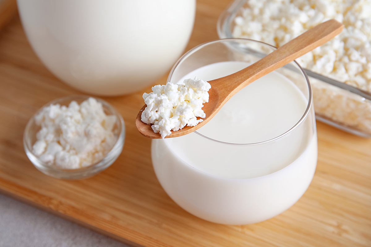 Dalle cucine ai supermercati: perché il kefir è ovunque oggi