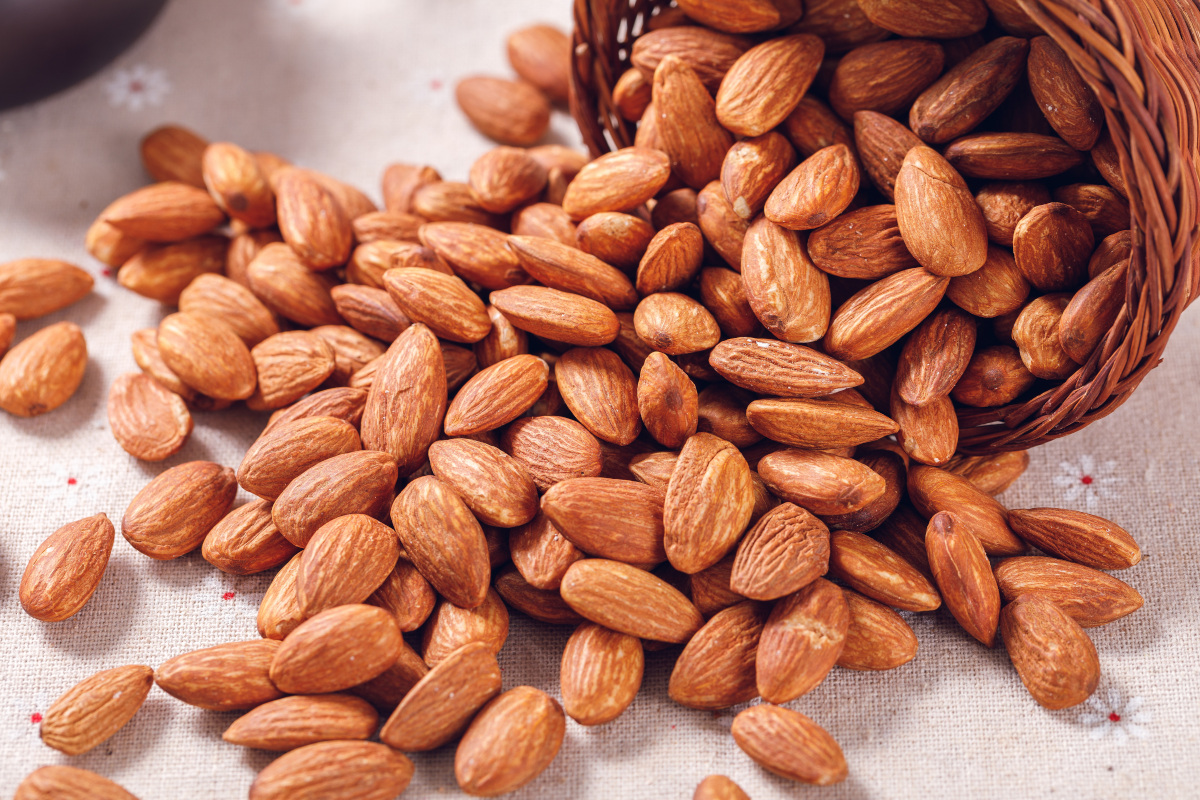 Olio Evo, prezzi gi&ugrave; in Europa ma non in Italia. Mandorle Usa in crescita