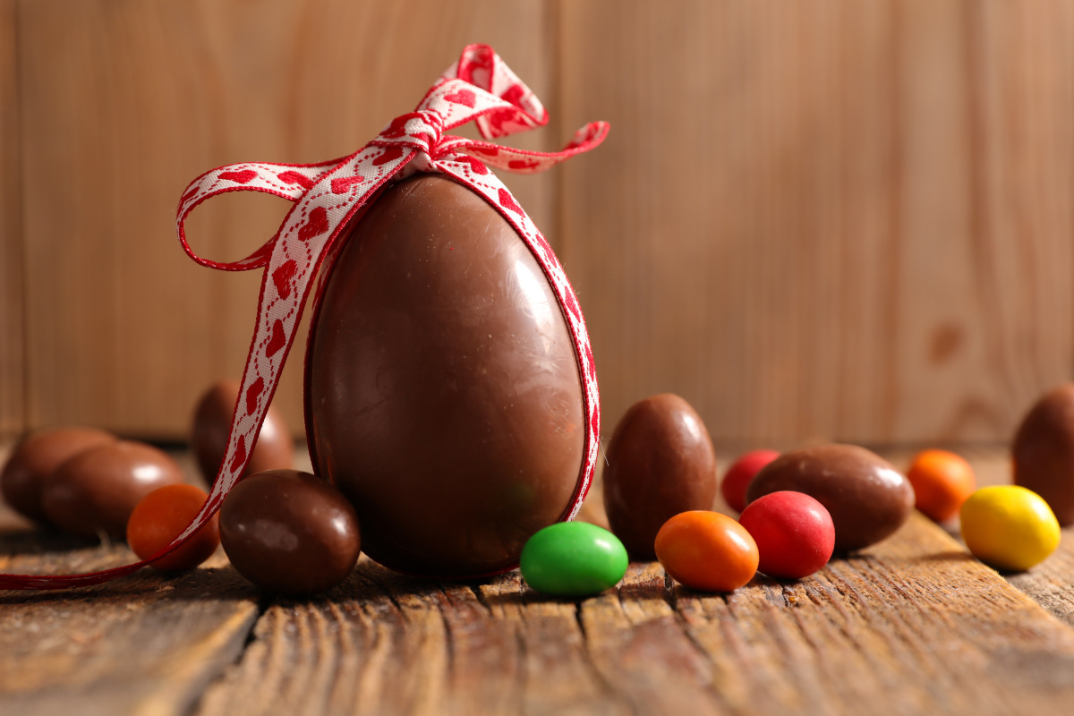 Pasqua: le uova di cioccolato i dolci più amati, ma è allarme carenza di pasticceri
