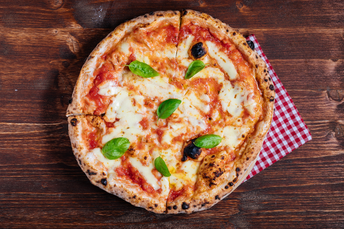 Pizza, un piatto di famiglia: il 40% degli italiani la fa in casa