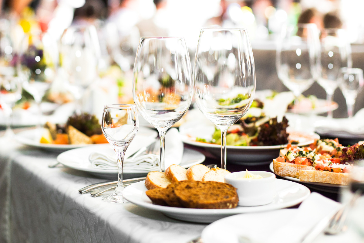 Pasqua: vince la tradizione, 8 italiani su 10 a casa, al ristorante spesi 400 milioni