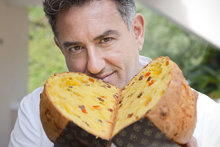 Sal De Riso  Panettone re... dell'estate: il lievitato lombardo non conosce stagioni