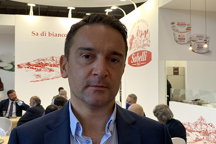 Simone Mariani Caseificio Sabelli festeggia il secolo con investimenti e un nuovo logo