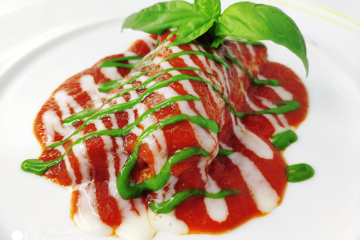 Strascinati di nonno Ernesto con leggero ragù di pomodoro San Marzano  Strascinati di nonno Ernesto con ragù di San Marzano