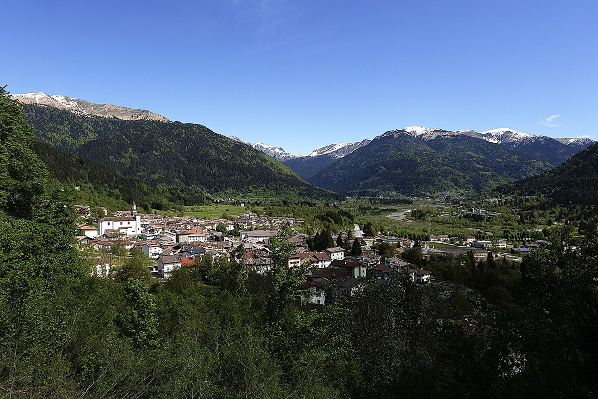 L’incantevole borgo della Carnia, ai piedi del monte Zoncolan Formaggi di malga e farine di montagna: segreti e sapori a Sutrio