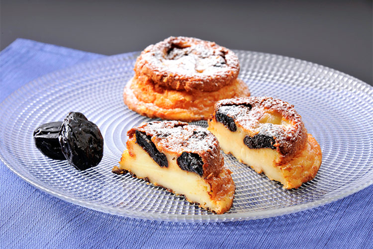 Tortino al latte e prugne della Calfornia