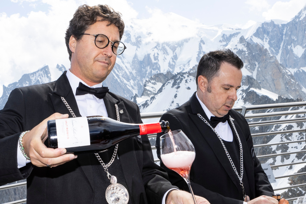World Lambrusco Day 2025: il vino emiliano conquista le vette del Monte Bianco