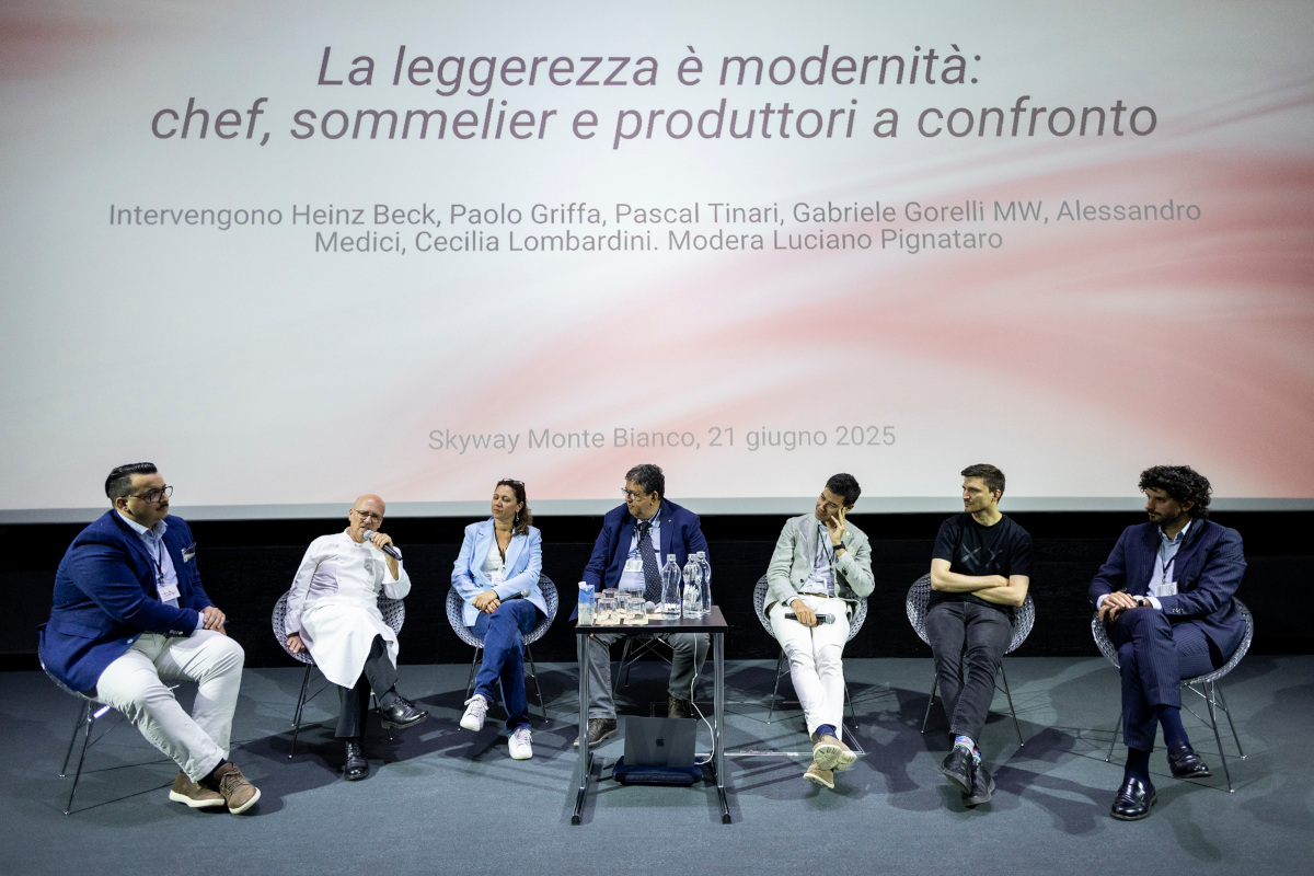 World Lambrusco Day 2025: il vino emiliano conquista le vette del Monte Bianco