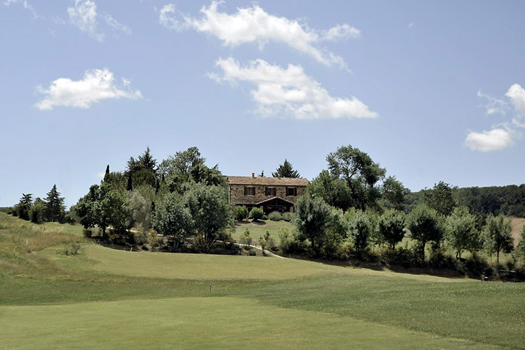 Veduta del campo da golf delle Terme di Saturnia Soggiorni... in buca: le meraviglie di 5 golf resort