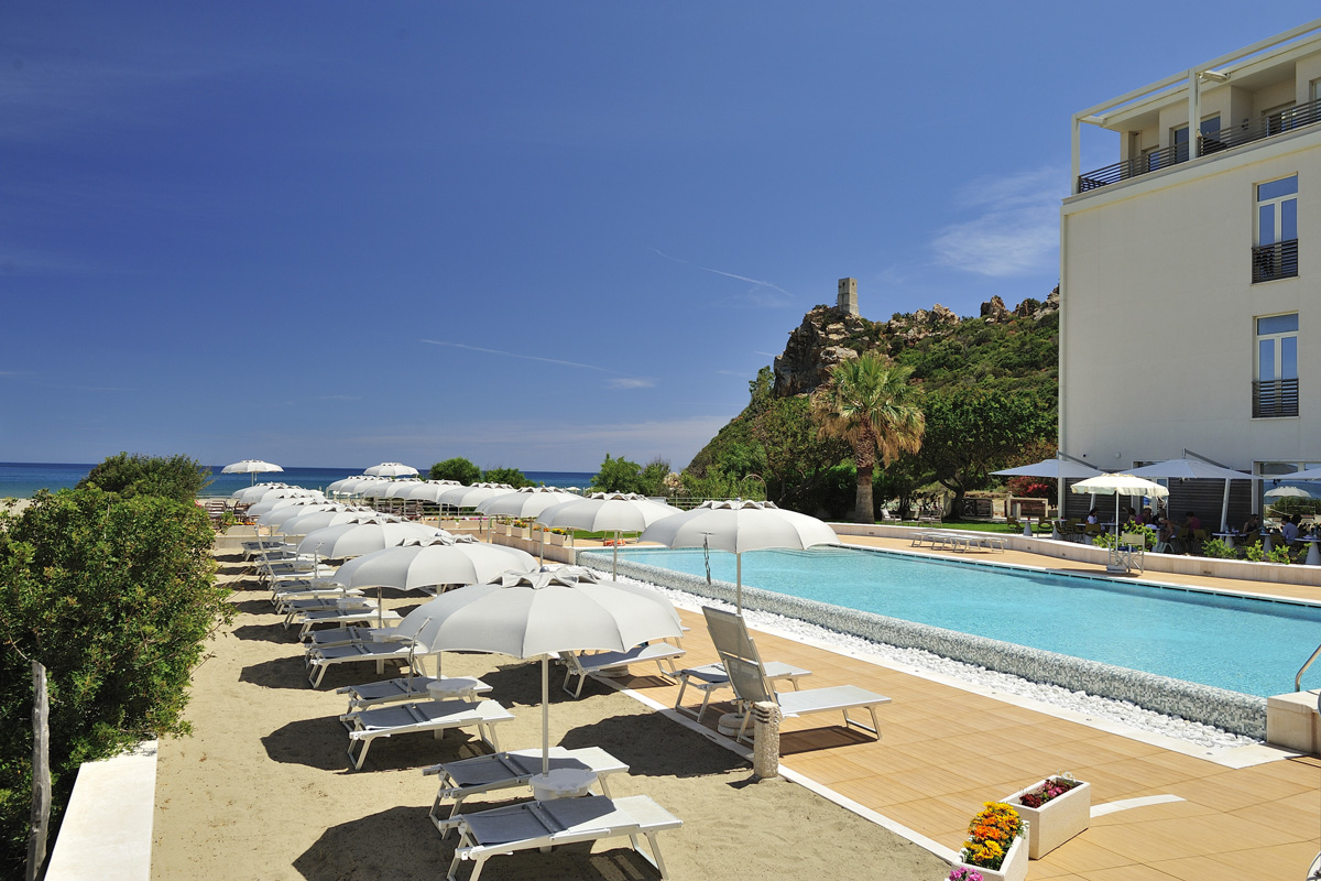 Torre Salinas sulla spiaggia di Muravera, costa sud orientale Nasce Baja Way The Holidays Concept