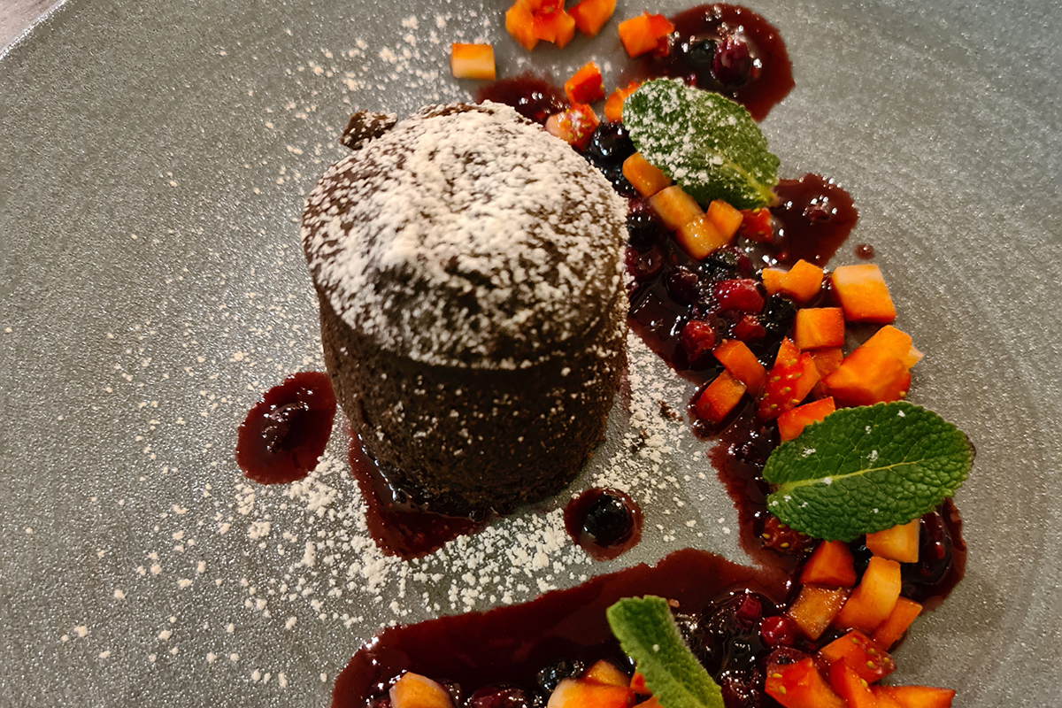 Tortino al cioccolato caldo, salsa al caffè