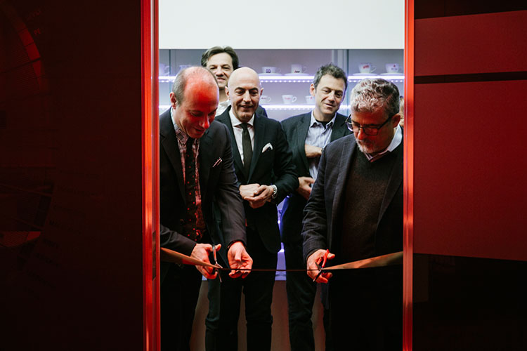 (Training Center Lavazza Inaugura la prima sala Q-Grader d'Italia)