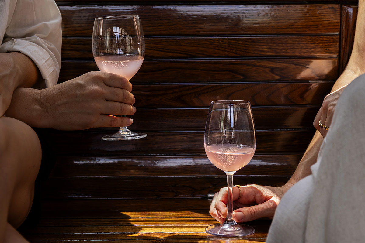 Feral: le bevande italiane che ricreano l’esperienza del vino, ma senza alcol Feral: le bevande italiane che ricreano l’esperienza del vino, ma senza alcol