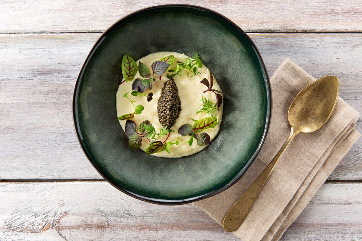 Vellutata di sedano rapa con Caviale Calvisius Tradition Vellutata di sedano rapa con Caviale Calvisius Tradition