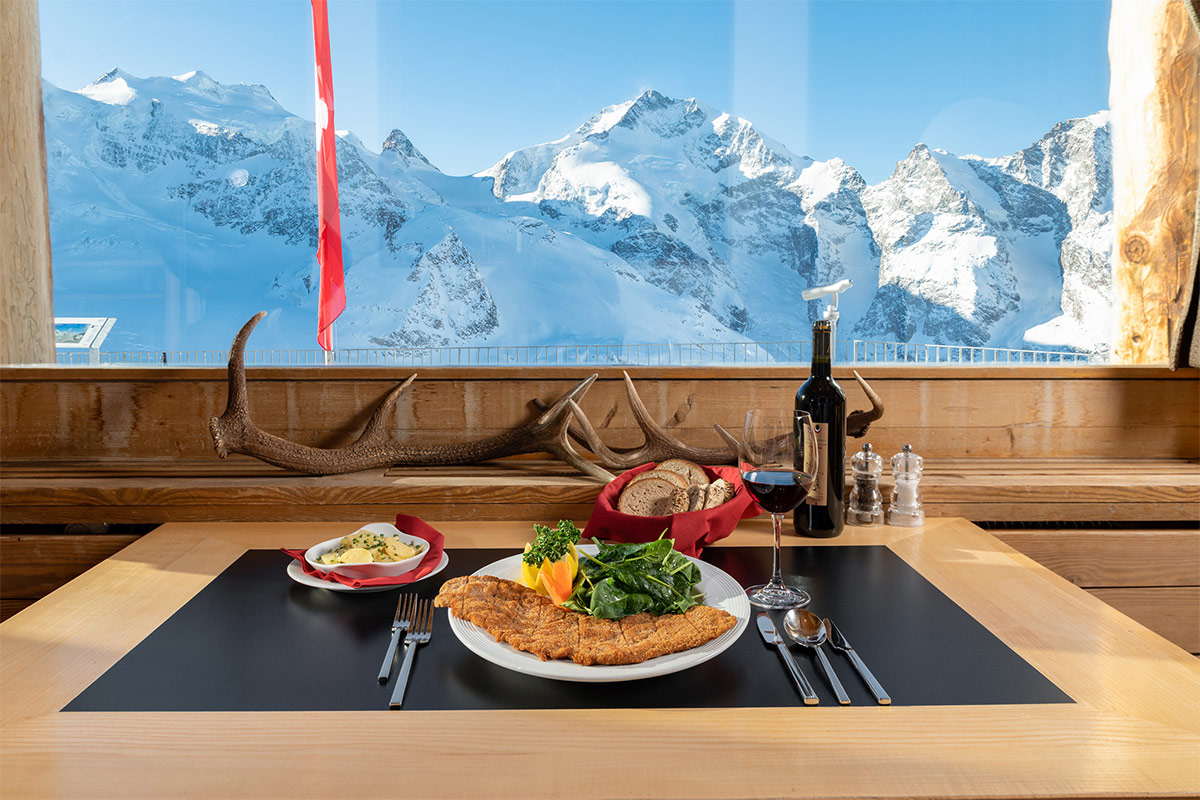 Viennese con vista alla Berghaus Diavolezza - Foto Steve Hadorn Un&rsquo;estate ricca di piaceri sulle montagne di St. Moritz