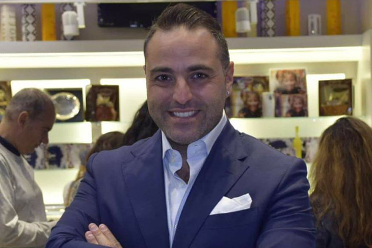 Vincenzo Ferrieri - Napoli, Ferrieri apre il secondo bar Battesimo con il Mokamis&ugrave;