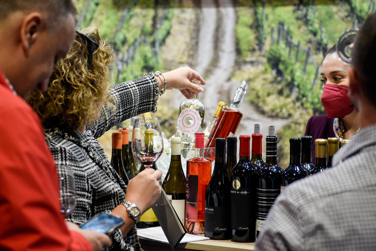 Un percorso di rinnovamento, quello intrapreso da Vinitaly, già intercettato lo scorso anno nell’edizione “numero 1” post pandemia (Credit: Verona Fiere Ennevi Foto) Vinitaly grande attesa per la 55ª edizione