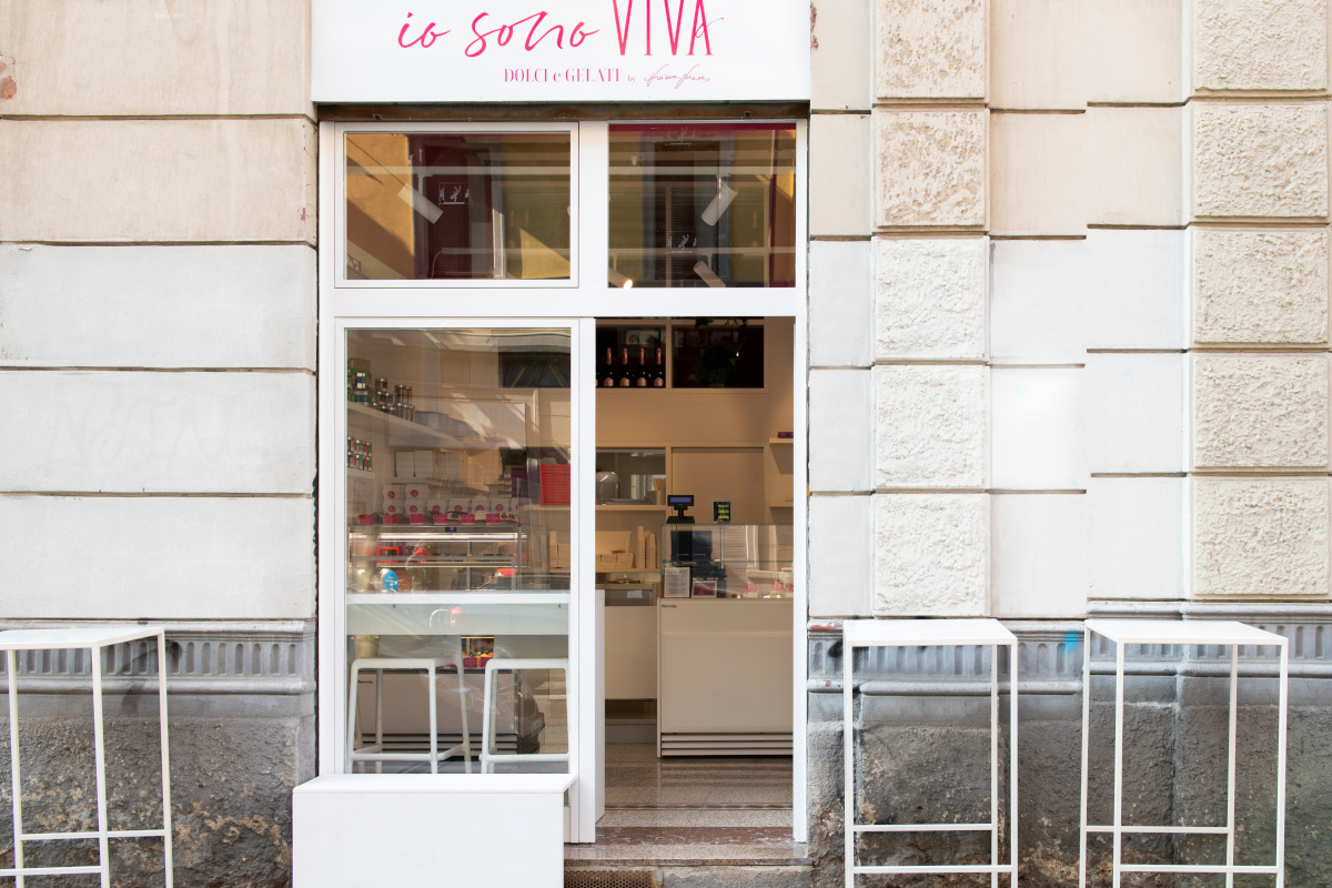 L'ingresso di Io sono Viva in via Kramer a Milano A Milano la seconda pasticceria a sostegno delle vittime di violenza