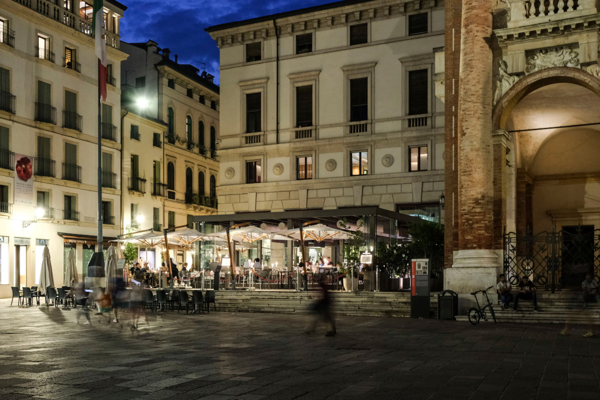 Matteo Grandi chiude il Garibaldi e tratta con Signorvino. Anche lo stellato in bilico