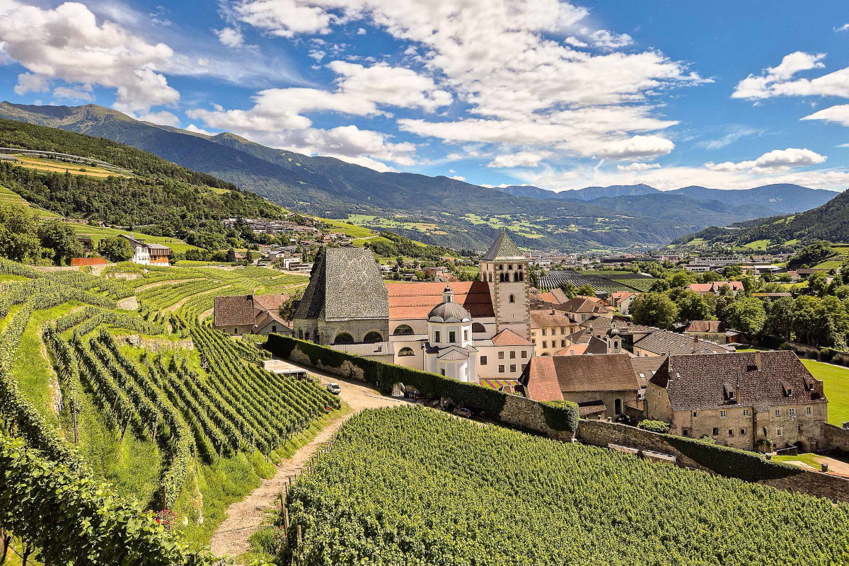 Abbazia di Novacella, tra spiritualità e vini pregiati