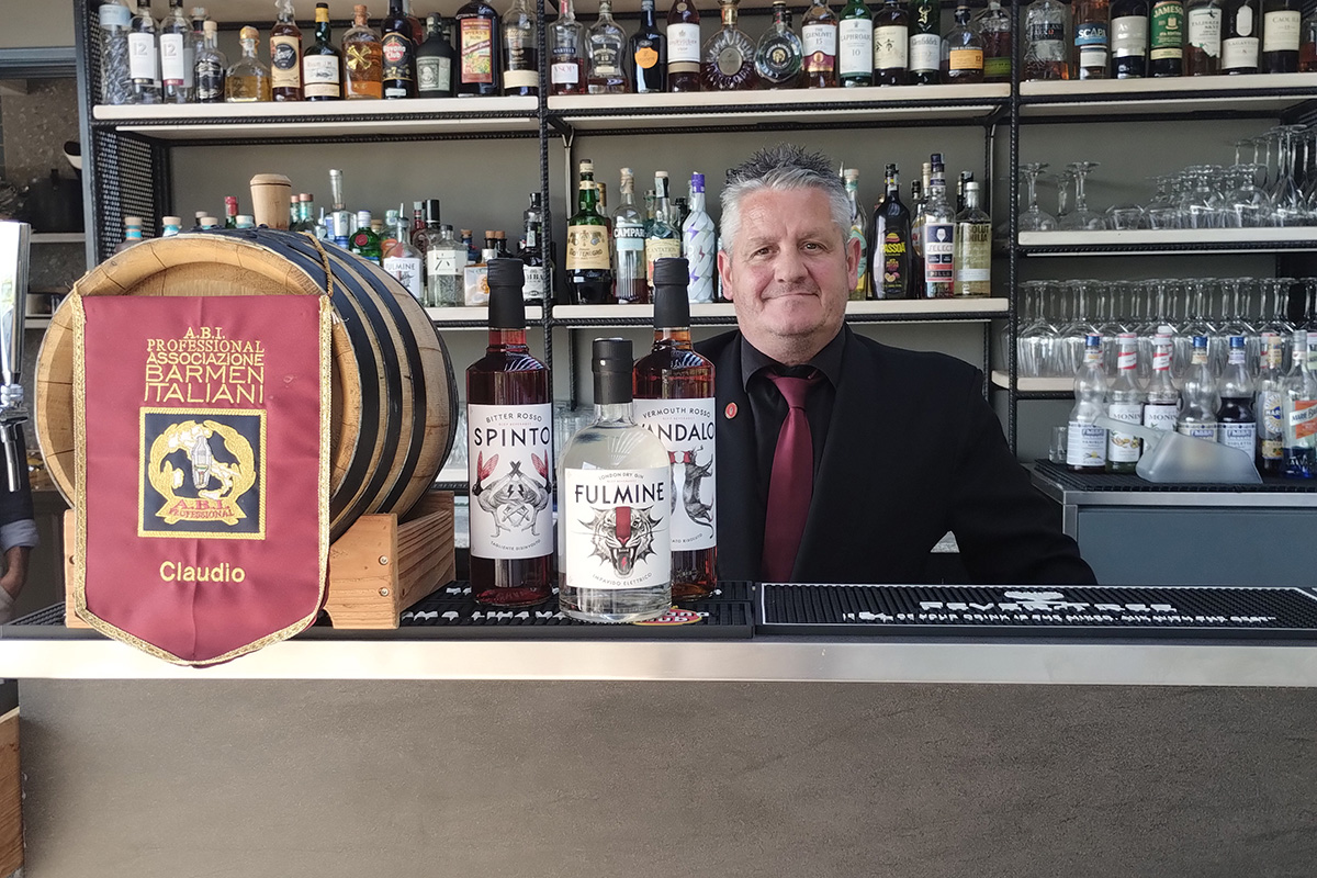 Claudio Fiora: dalla bocciatura a scuola al successo nel barteding Claudio Fiora: dalla bocciatura a scuola al successo nel barteding