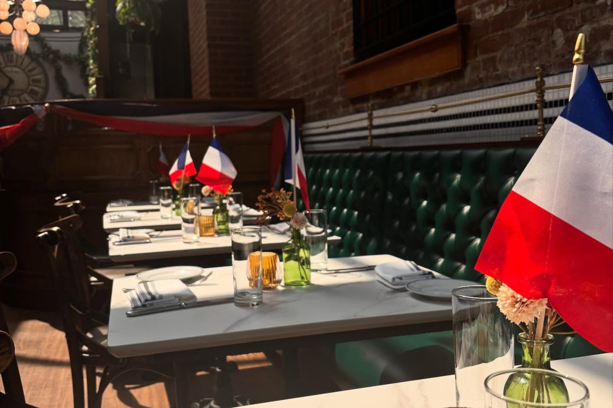 La brasserie francese che porta un angolo di Parigi vicino a Washington La brasserie francese che porta un angolo di Parigi vicino a Washington