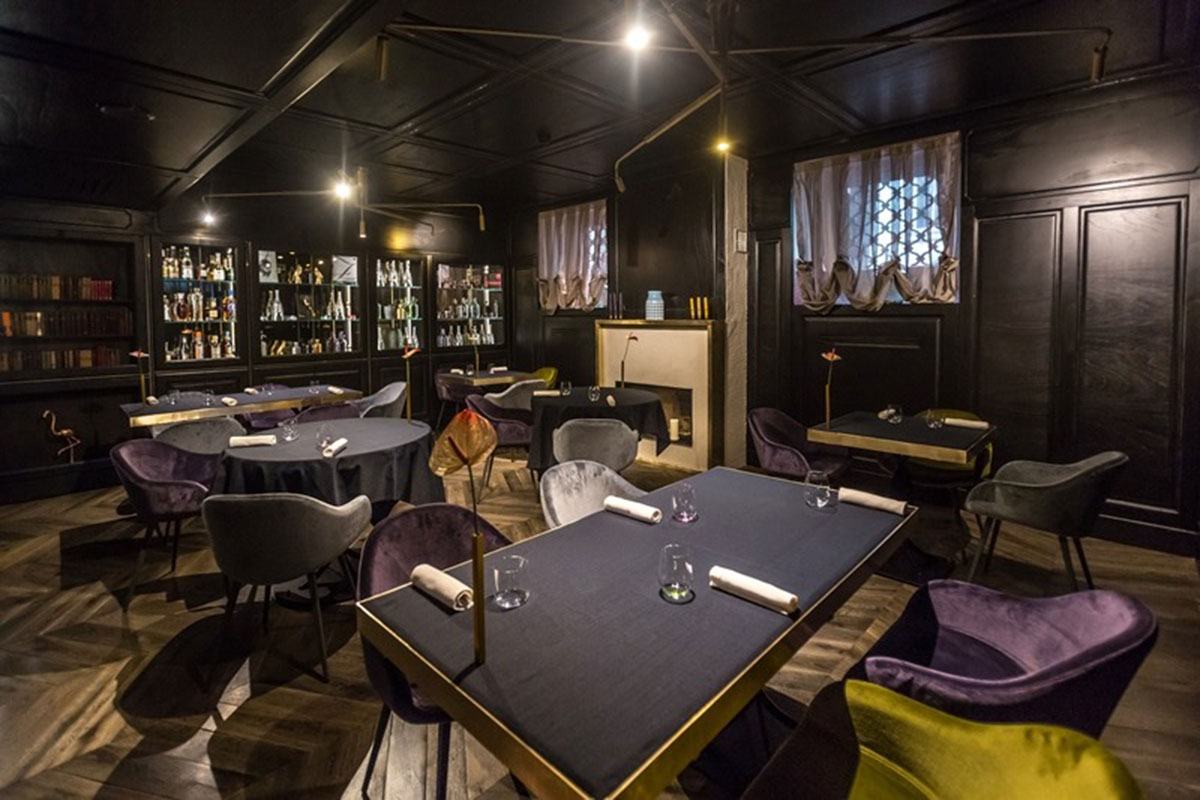 La sala interna di All'Oro Da All'Oro diventa All'Aria, il menu dello chef Di Giacinto in giardino