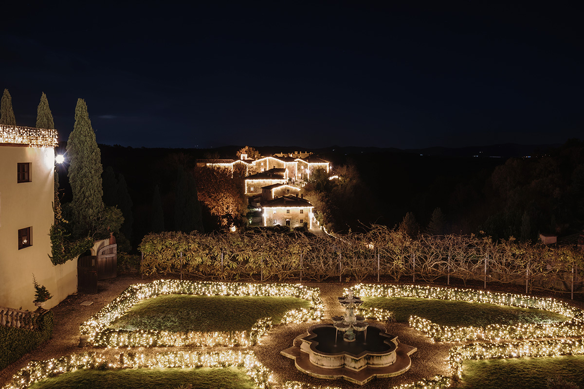 I migliori allestimenti natalizi 2025 degli hotel: Castiglion del Bosco