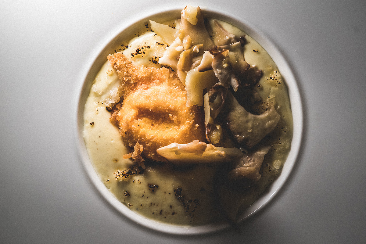 La Br&ucirc;l&eacute;e, cr&egrave;me br&ucirc;l&eacute;e al Grana Padano Dop oltre 20 mesi, uovo molle e funghi di stagione &ldquo;Nati per stare insieme&rdquo; a Milano da Trattoria Masuelli San Marco